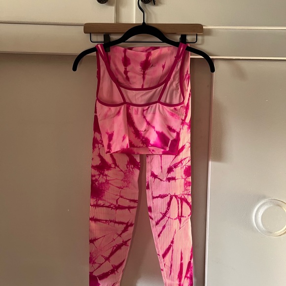 PINK tie dye workout set size small - Picture 5 of 5